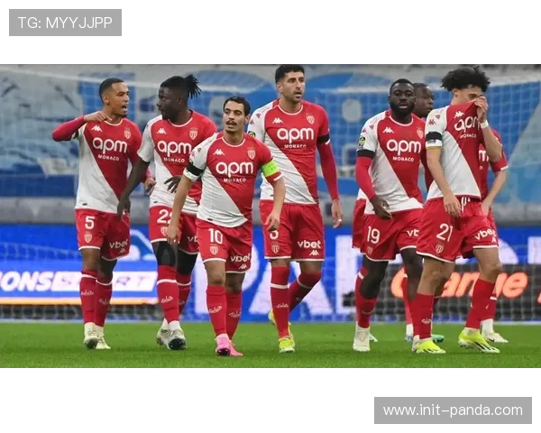 摩纳哥主场1-0力克巴黎圣日耳曼，南野拓实攻入制胜球。