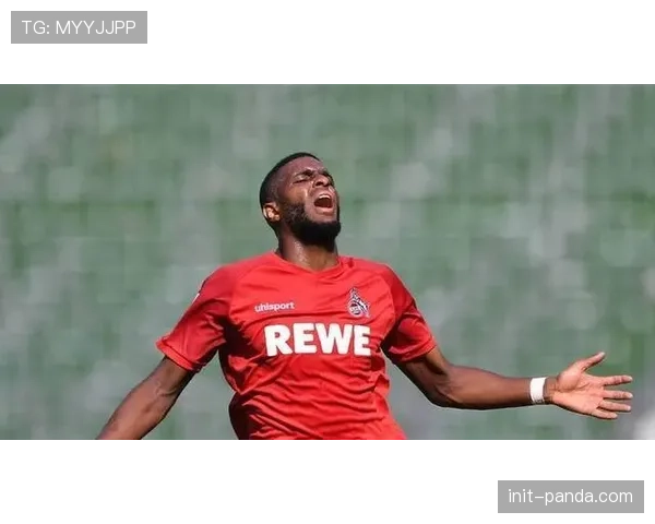 莱切前锋科隆博头球破门,打入个人赛季第十球 莱切前锋科隆博头球破门,打入个人赛季第十球